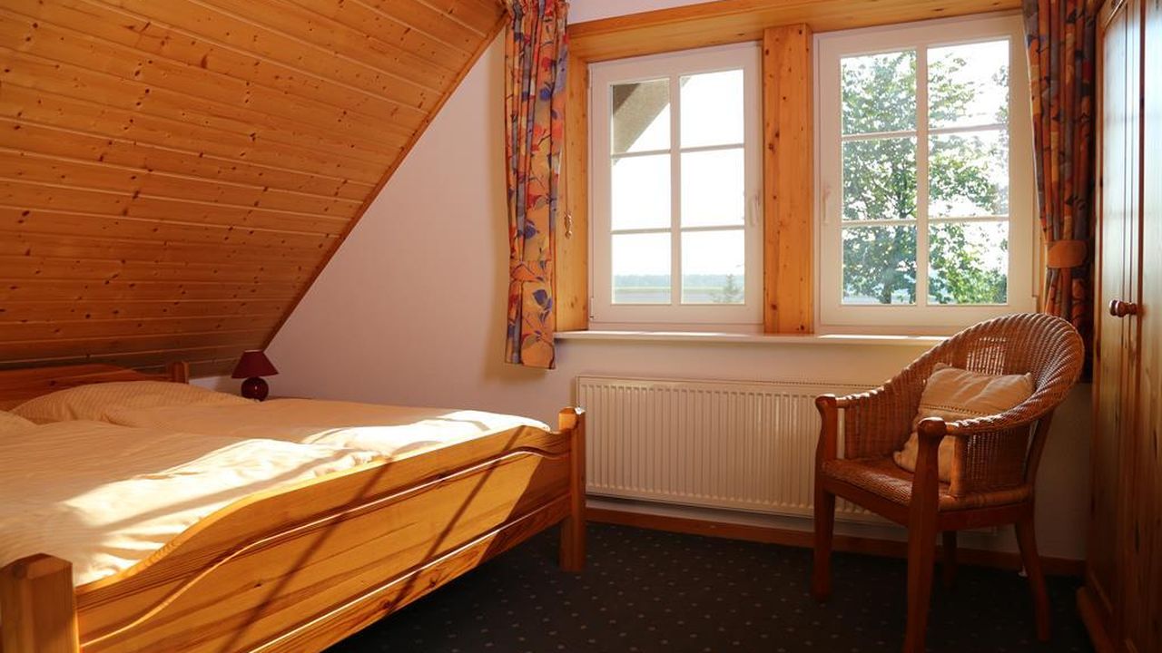 Schlafzimmer mit  Doppelbett Schlafzimmer mit  Doppelbett